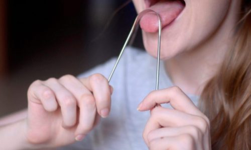 Raspar a Língua Muda Sua Saúde Bucal
