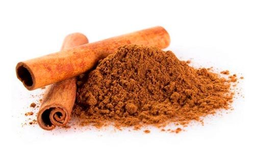 Por que soprar canela no dia 1º do mês virou um ritual tão popular?